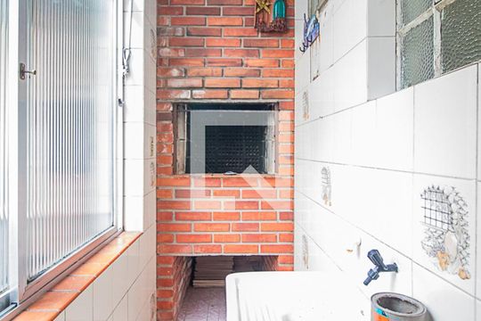 Cozinha e Área de Serviço de apartamento à venda com 3 quartos, 76m² em Centro Histórico, Porto Alegre
