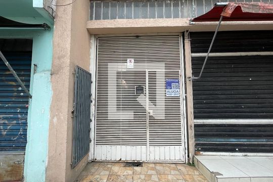 Fachada de casa para alugar com 1 quarto, 42m² em Jardim Santa Teresinha, São Paulo