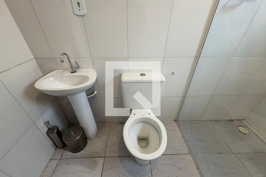Banheiro de casa à venda com 5 quartos, 264m² em Vila Sao Pedro, Santo André