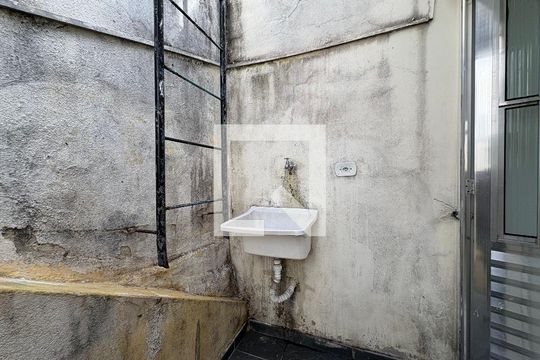 Lavanderia de casa à venda com 5 quartos, 264m² em Vila Sao Pedro, Santo André