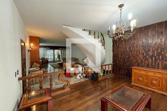 Sala de casa à venda com 3 quartos, 300m² em Tijuca, Rio de Janeiro
