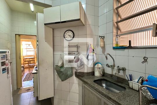 Cozinha de apartamento à venda com 3 quartos, 82m² em Copacabana, Rio de Janeiro