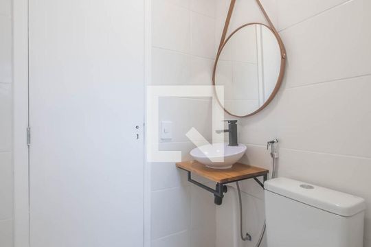 Banheiro Social de kitnet/studio para alugar com 1 quarto, 15m² em Vila Gertrudes, São Paulo