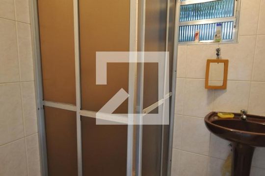 Banheiro de serviço de casa à venda com 3 quartos, 300m² em Tucuruvi, São Paulo