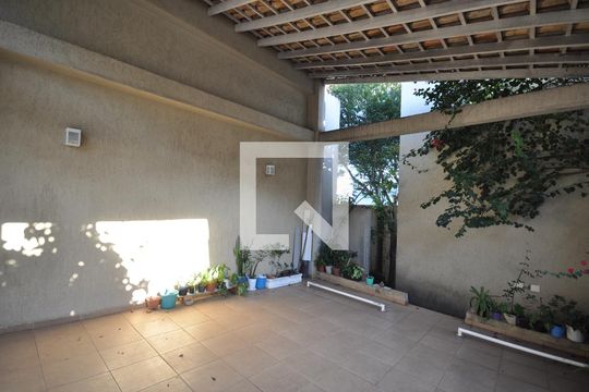 Garagem de casa à venda com 3 quartos, 300m² em Tucuruvi, São Paulo