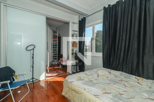 Quarto de apartamento à venda com 1 quarto, 63m² em Floresta, Porto Alegre