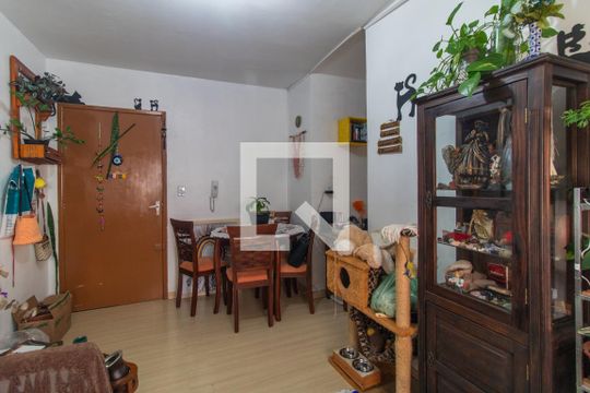 Sala de apartamento à venda com 2 quartos, 49m² em Vila Nova, Porto Alegre