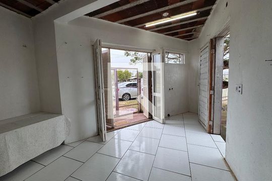 Sala/Quarto de casa para alugar com 1 quarto, 24m² em Scharlau, São Leopoldo
