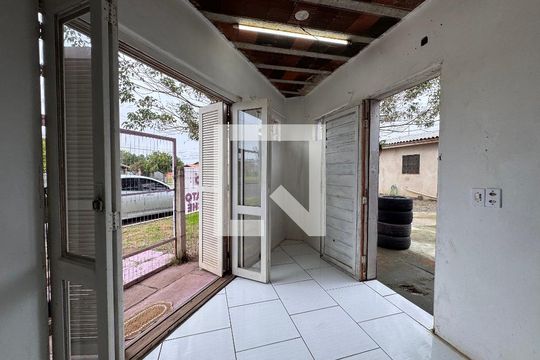 Cozinha de casa para alugar com 1 quarto, 24m² em Scharlau, São Leopoldo