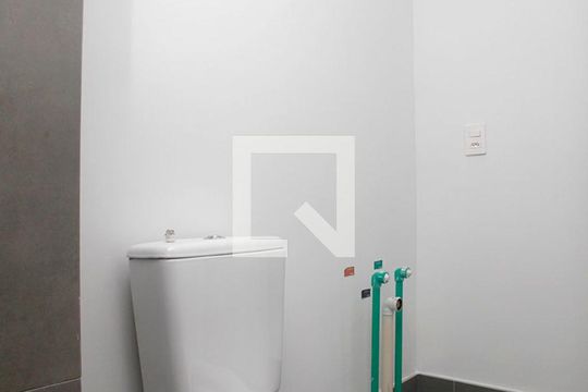 Banheiro de kitnet/studio à venda com 1 quarto, 28m² em Cidade Baixa, Porto Alegre