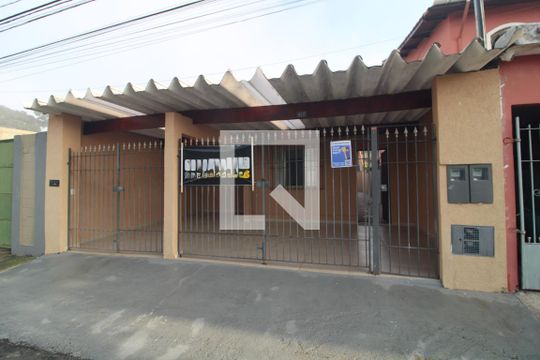 Fachada de casa à venda com 4 quartos, 248m² em Vila Arriete, São Paulo
