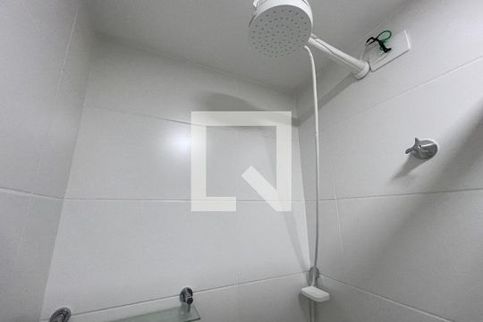 Banheiro de apartamento à venda com 1 quarto, 31m² em Vila Butantã, São Paulo