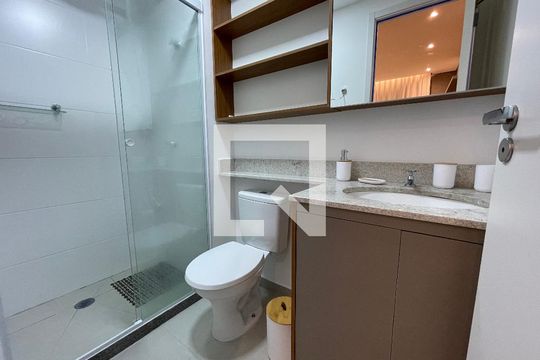 Banheiro de apartamento à venda com 1 quarto, 31m² em Vila Butantã, São Paulo