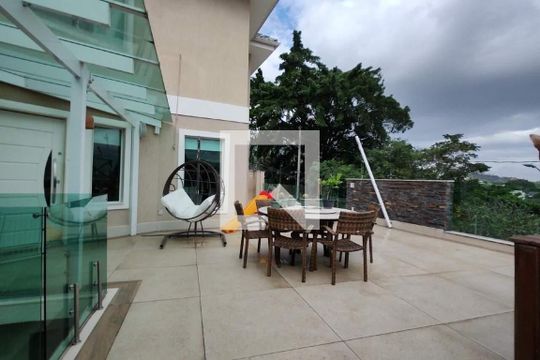 Casa à venda com 4 quartos, 298m² em Anil, Rio de Janeiro