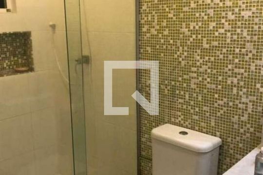 Banheiro de casa à venda com 3 quartos, 210m² em Vila Nivi, São Paulo