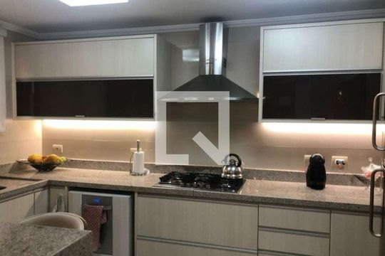 Cozinha de casa à venda com 3 quartos, 210m² em Vila Nivi, São Paulo