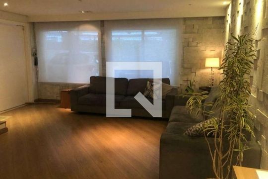 Sala de casa à venda com 3 quartos, 210m² em Vila Nivi, São Paulo