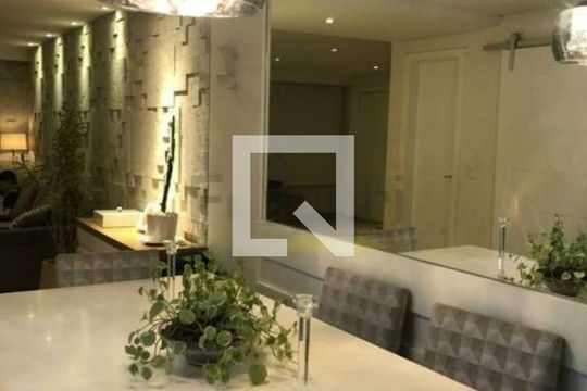 Sala de Jantar de casa à venda com 3 quartos, 210m² em Vila Nivi, São Paulo