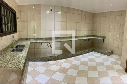 Cozinha de casa à venda com 3 quartos, 200m² em Vila Nivi, São Paulo