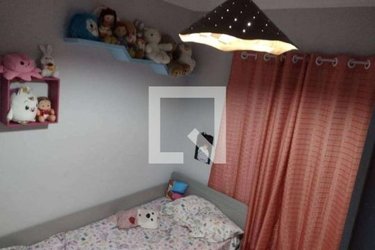 Quarto de casa à venda com 2 quartos, 130m² em Vila Nivi, São Paulo