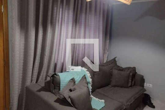Sala de casa à venda com 2 quartos, 130m² em Vila Nivi, São Paulo
