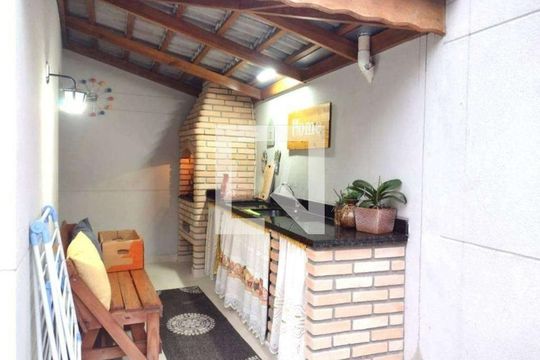 Churrasqueira de casa à venda com 2 quartos, 130m² em Vila Nivi, São Paulo