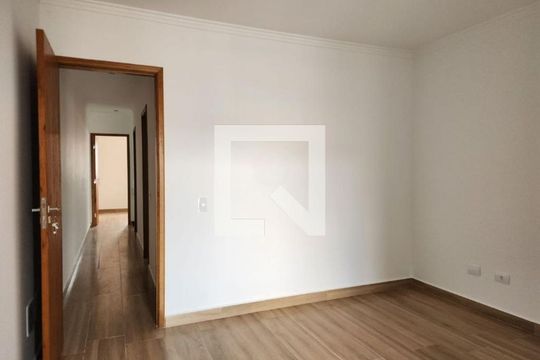 Quarto de casa à venda com 2 quartos, 220m² em Vila Nivi, São Paulo