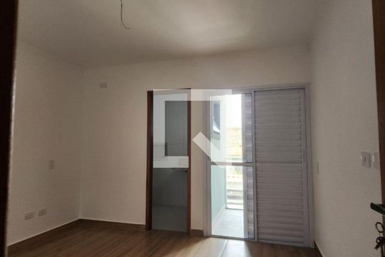 Quarto de casa à venda com 2 quartos, 220m² em Vila Nivi, São Paulo