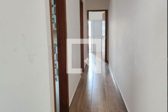 Casa à venda com 2 quartos, 220m² em Vila Nivi, São Paulo