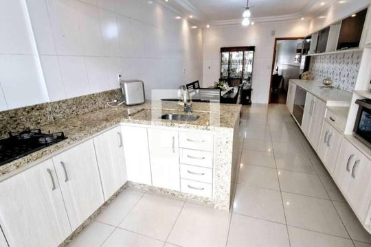Cozinha de casa à venda com 3 quartos, 200m² em Vila Nivi, São Paulo