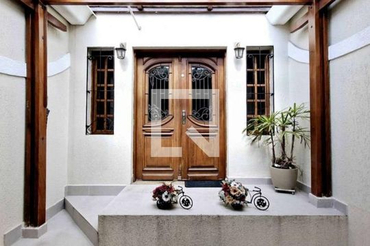 Entrada de casa à venda com 3 quartos, 200m² em Vila Nivi, São Paulo