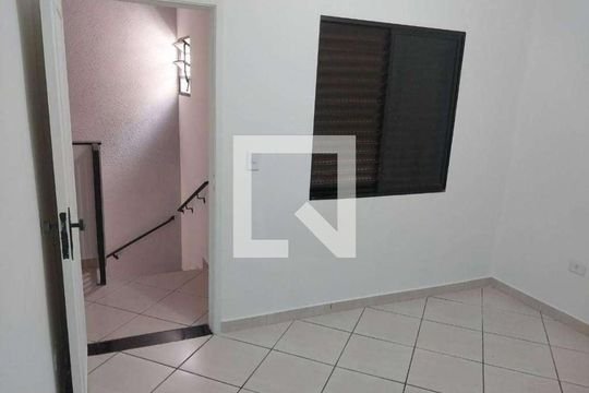 Quarto de casa à venda com 2 quartos, 130m² em Vila Nivi, São Paulo