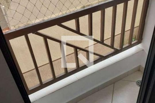 Quarto de casa à venda com 2 quartos, 130m² em Vila Nivi, São Paulo