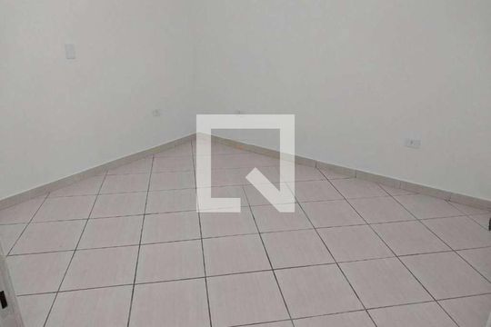 Casa à venda com 2 quartos, 130m² em Vila Nivi, São Paulo