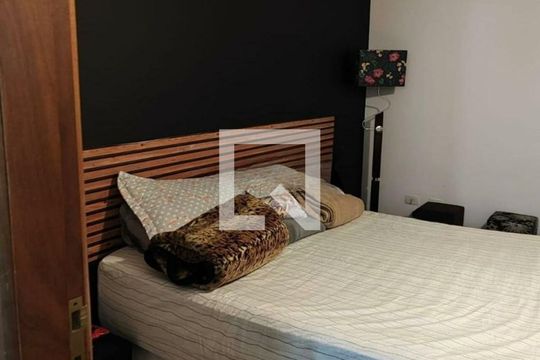 Quarto de casa à venda com 3 quartos, 270m² em Vila Nivi, São Paulo
