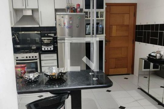 Cozinha de casa à venda com 3 quartos, 270m² em Vila Nivi, São Paulo