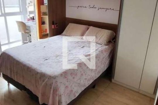 Quarto de casa à venda com 2 quartos, 250m² em Vila Nivi, São Paulo