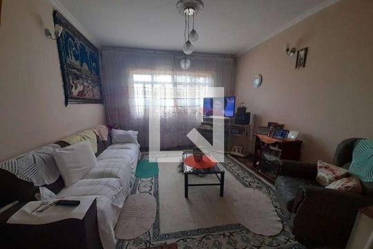 Casa à venda com 4 quartos, 250m² em Vila Nivi, São Paulo