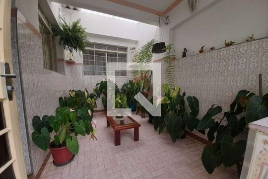 Quintal de casa à venda com 4 quartos, 250m² em Vila Nivi, São Paulo