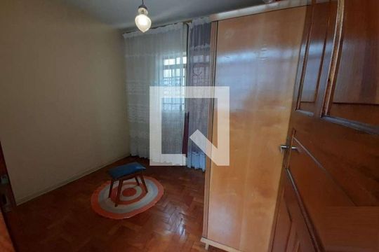 Quarto de casa à venda com 4 quartos, 250m² em Vila Nivi, São Paulo
