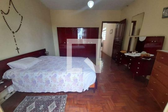 Quarto de casa à venda com 4 quartos, 250m² em Vila Nivi, São Paulo