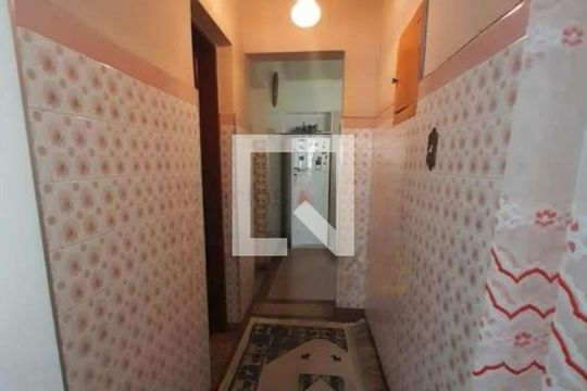 Corredor de casa à venda com 4 quartos, 250m² em Vila Nivi, São Paulo