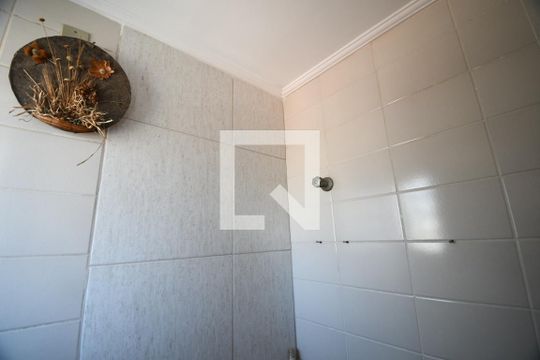 Banheiro de serviço de apartamento à venda com 2 quartos, 150m² em Jardim Flamboyant, Campinas