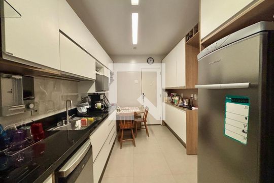 Cozinha de apartamento à venda com 3 quartos, 125m² em Lagoa, Rio de Janeiro