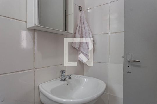Banheiro de apartamento à venda com 2 quartos, 52m² em Vila Caraguata, São Paulo