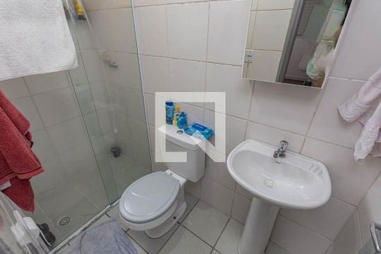 Banheiro de apartamento à venda com 2 quartos, 52m² em Vila Caraguata, São Paulo