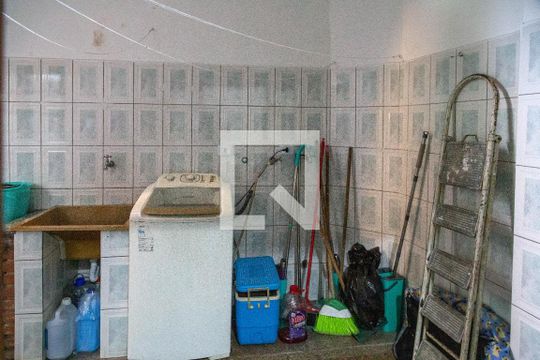 Área de Serviço de casa para alugar com 4 quartos, 309m² em Jardim Bandeirantes, Guarulhos