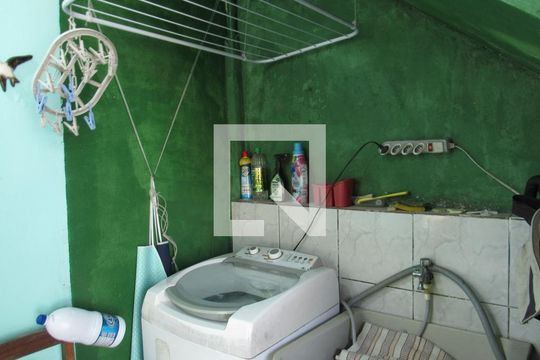 Área de Serviço de casa à venda com 2 quartos, 150m² em Jardim Roberto, Osasco