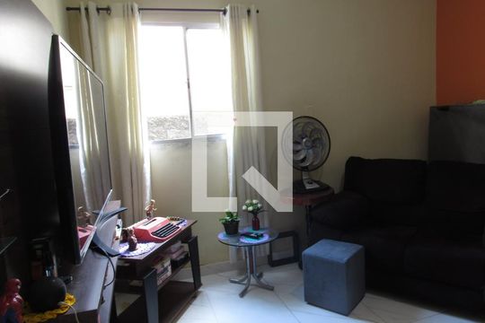 Sala de casa à venda com 2 quartos, 150m² em Jardim Roberto, Osasco