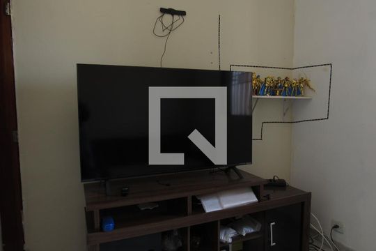 Quarto 2 de casa à venda com 2 quartos, 150m² em Jardim Roberto, Osasco
